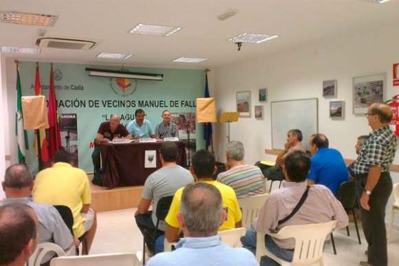Asamblea de la FPC en la sede de la AVV La Laguna / Trekant Media