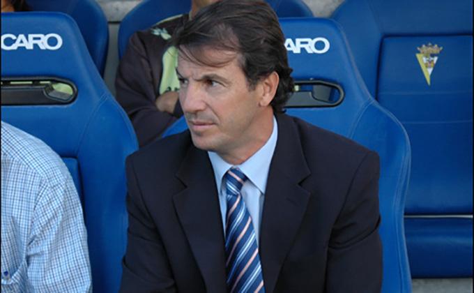 jose gonzalez entrenador del cadiz aquella temporada 001